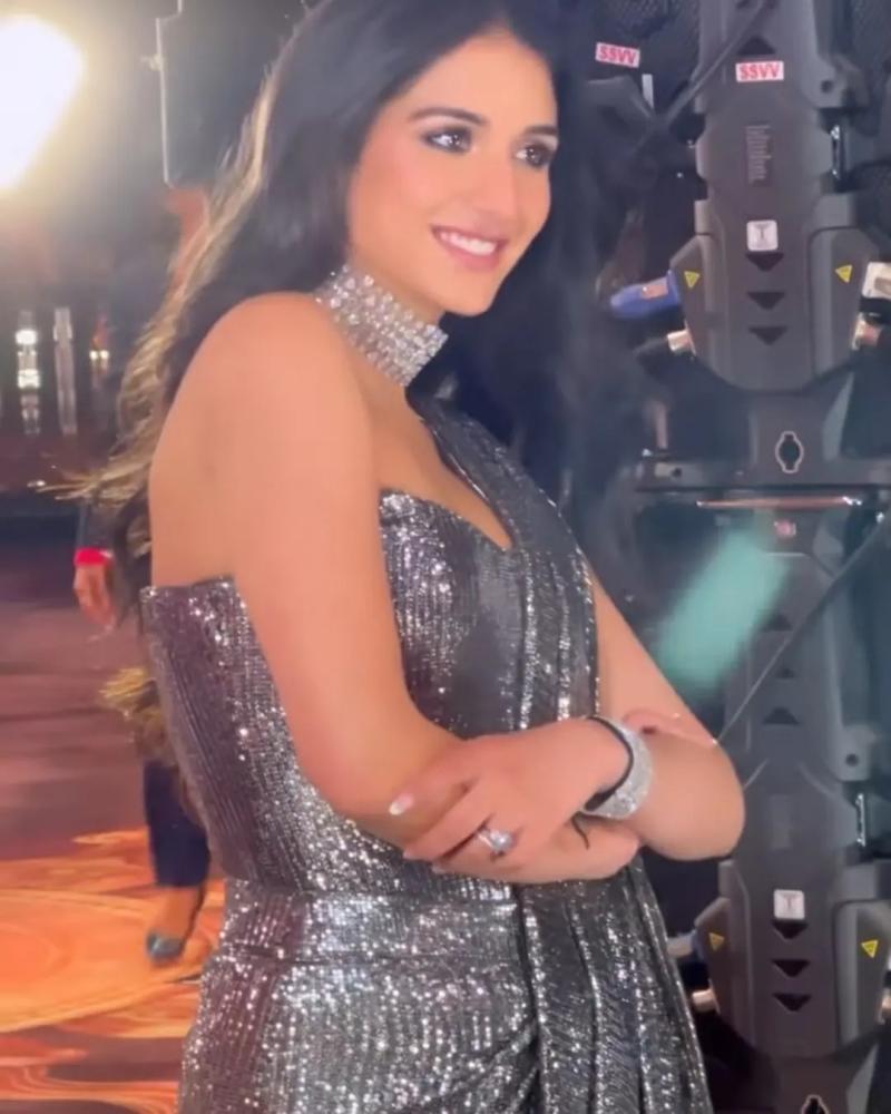 rich-couple-anant-ambani-and-radhika-merchant-photos